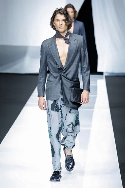 Look 46